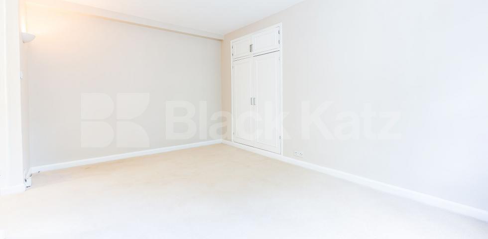 Stunning studio private mansion block mins to tube and regents park Langford Place, St Johns Wood